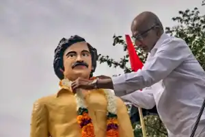 உமாமகேஸ்வரனின் சிலை வவுனியாவில் திறந்து வைப்பு.