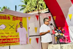 தமிழ் பொது வேட்பாளர் அறிமுக பொதுக்கூட்டம் முல்லைத்தீவு, வற்றாப்பளை செந்தமிழ் விளையாட்டு மைதானத்தில் நேற்று...