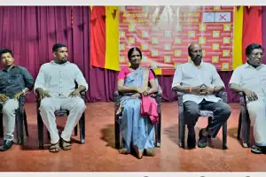 சனநாயக தமிழரசு கூட்டமைப்பின் வேட்பாளர் அறிமுகக் கூட்டம் நேற்று வலி.மேற்கு பிரதேச சபை மண்டபத்தில் நடைபெற்றது.