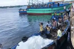 இந்திய மீனவர்களின் அத்துமீறலால் ஏற்படும் இழப்பு தொடர்பாக அனலைதீவு மீனவர்களால் பொலிஸில் முறைப்பாடு 