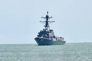 அமெரிக்க கடற்படைக்கு சொந்தமான ‘USS Michael Murphy’ என்ற போர்க் கப்பல் கொழும்பு துறைமுகத்தை வந்தடைந்தது.