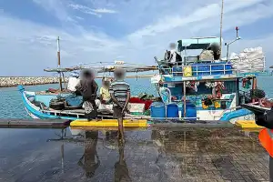 இலங்கை மீன்பிடிப் படகில்  போதைப்பொருளுடன் 5 இலங்கையர்கள் மாலைதீவு படையினரால் கைது 