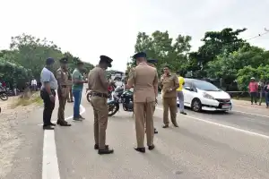 மன்னார் நீதிமன்றத்திற்கு முன்னால் இடம்பெற்ற துப்பாக்கிச் சூட்டு சம்பவத்தில் இருவர் உயிரிழந்தனர், இருவர் காயம்